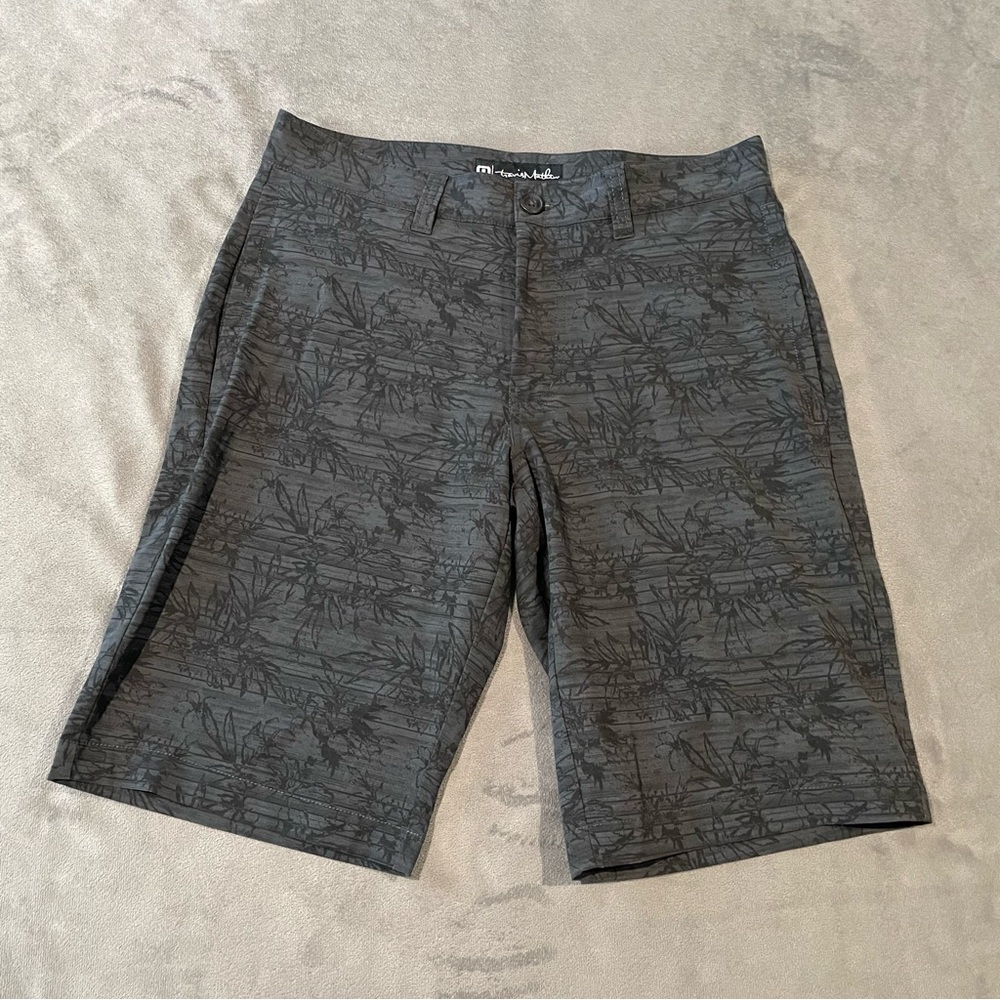Travis Mathew Shorts Mens 30 Black Floral Golf Performance Stretch  Chino